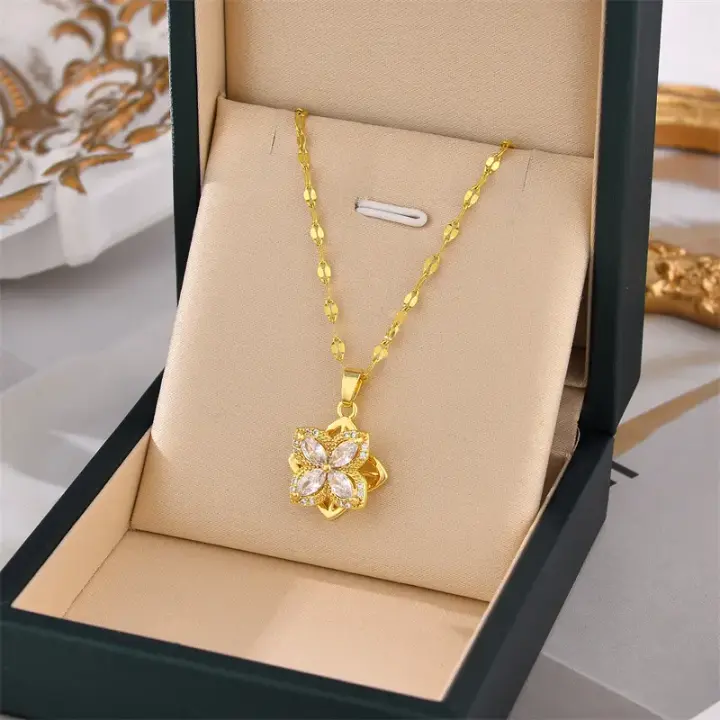 Korean Four-Leaf Clover Necklace