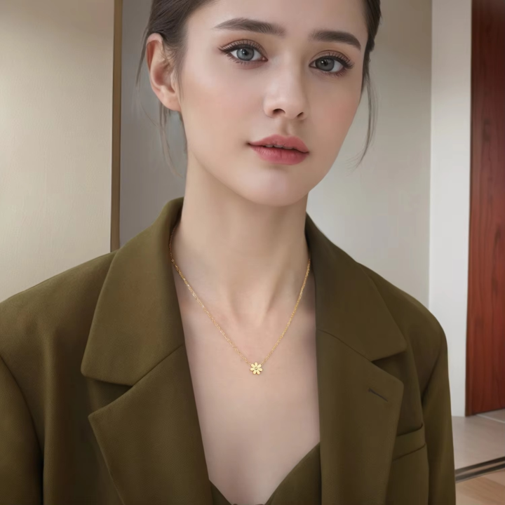 Gold Flower Pendant Necklace