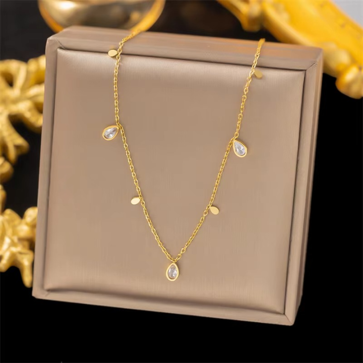 Elegant Waterdrop Necklace
