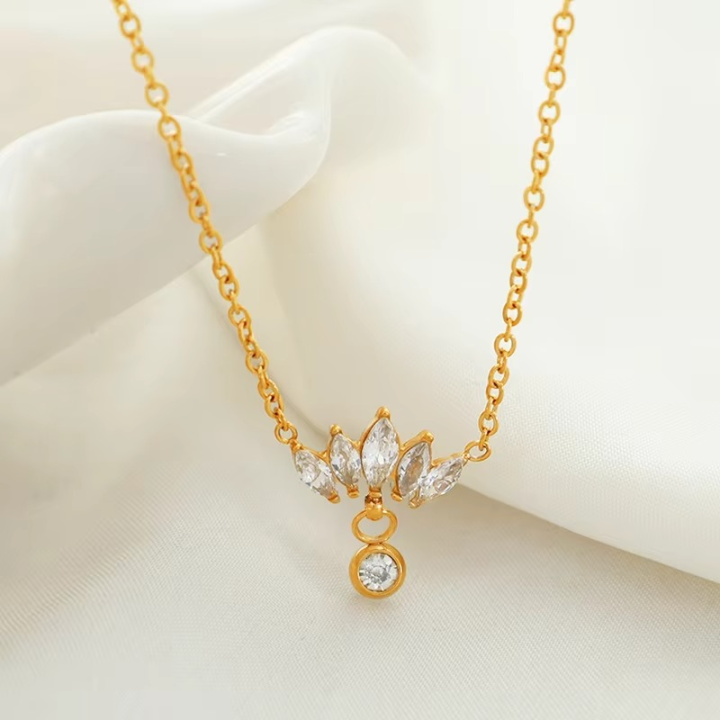 Keen On Retro Zircon Pendant